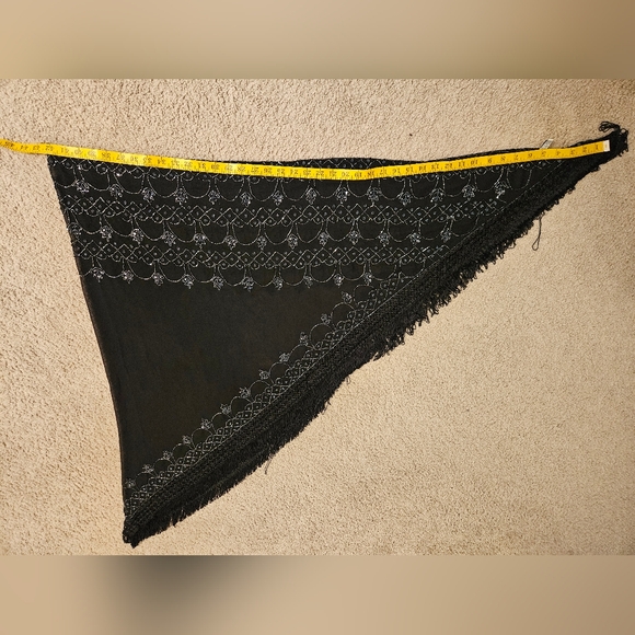 EUC Scala Beaded Wrap/Scarf - Picture 8 of 8